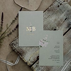 Çiçek Desenli Yaldızlı Davetiye Çiçek Desenli Yaldızlı Davetiye