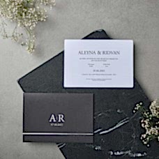 Modern Siyah Davetiye